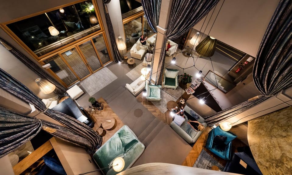 Property building, Library, Lobby or reception, Lounge or bar