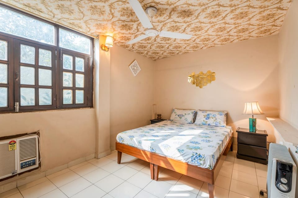 Photo of the whole room, Bedroom, air conditioner