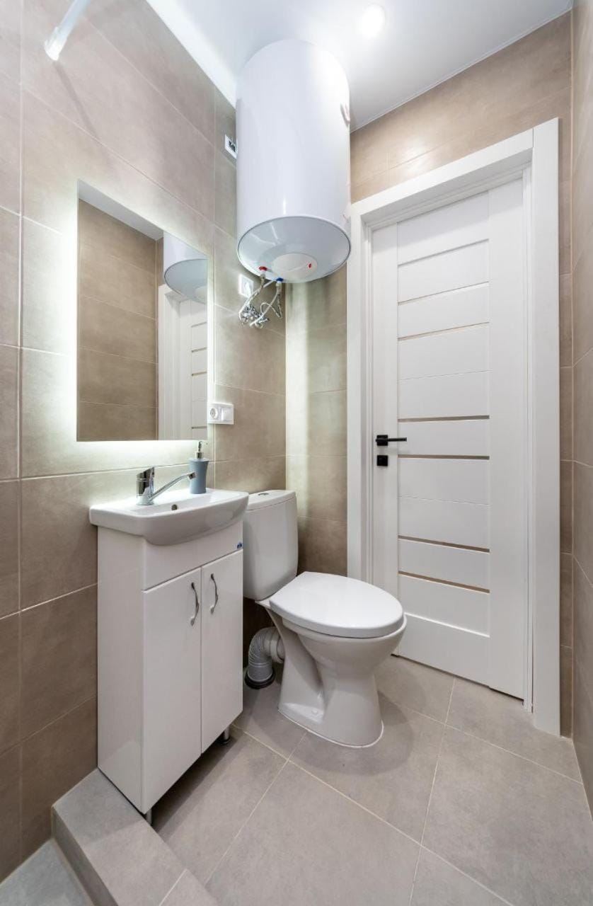 Шикарные апартаменты, Ревудского 40В, 3 мин пешком м Харьковская Apartment in Kiev City - Kyiv