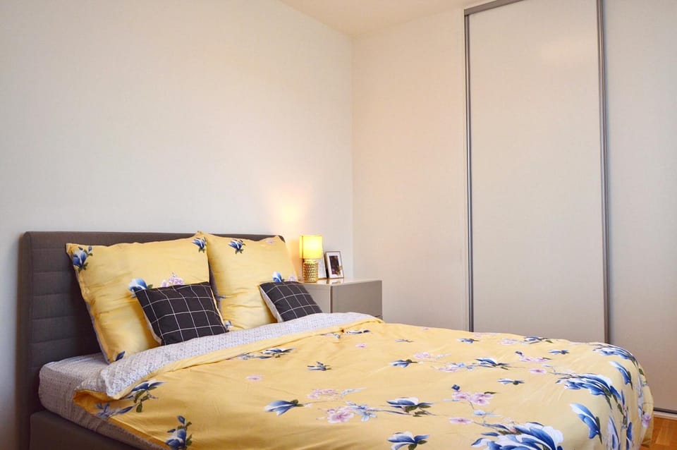 Bed, Photo of the whole room, Bedroom, wardrobe