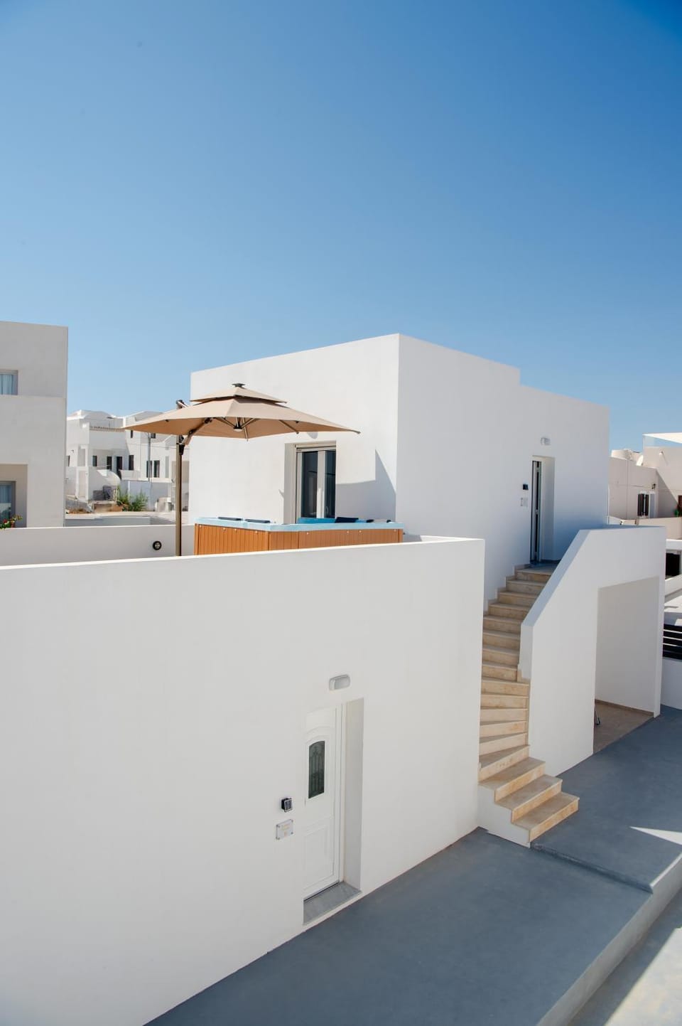Property building, Day, View (from property/room), Balcony/Terrace