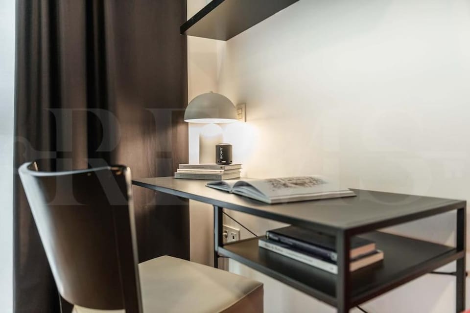 Art & Arena Suite Picasso-Inspired REMS Apartment in Malaga
