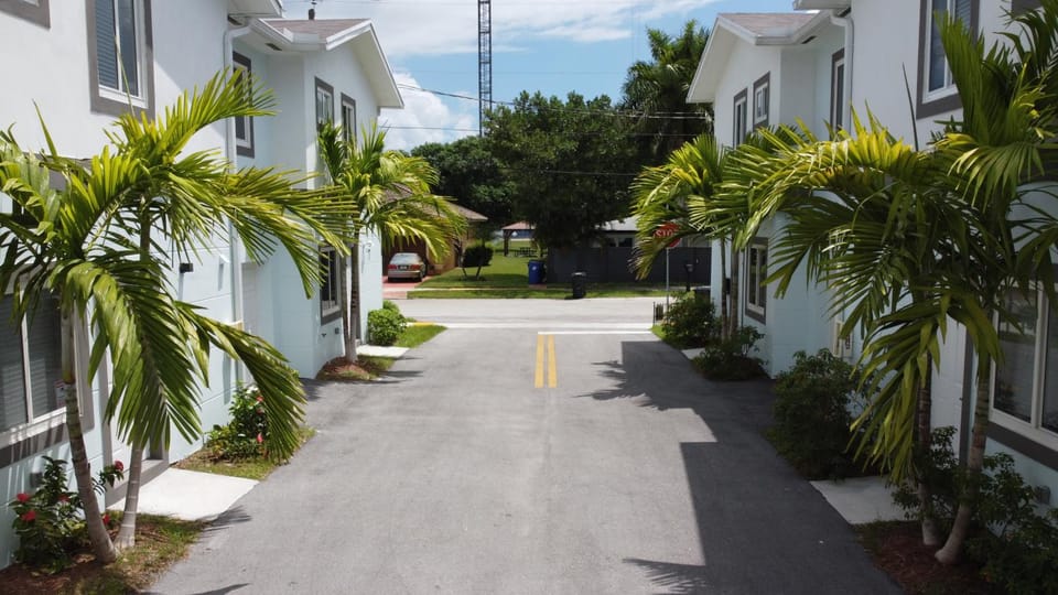 Sistrunk Shades Villa #5 - New Townhome in Downtown Fort Lauderdale Villa in Fort Lauderdale