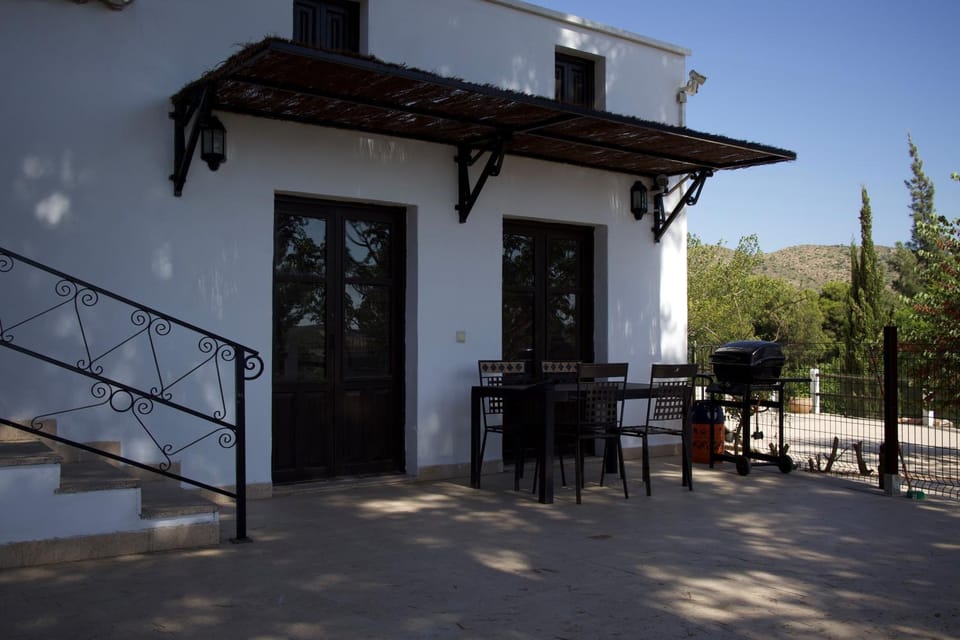 Property building, Balcony/Terrace, Dining area