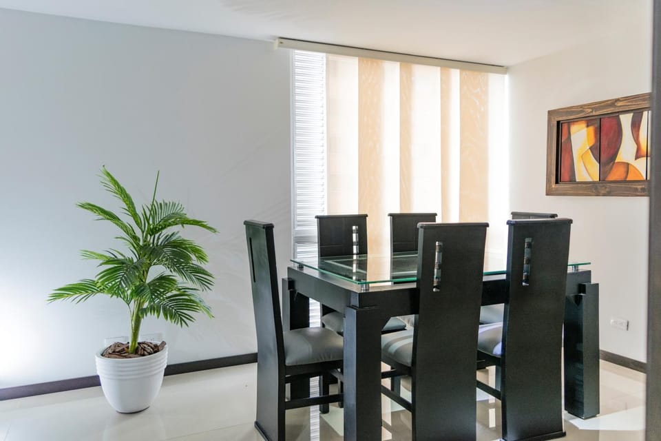 Super Apartment El Poblado Tesoro 2 rooms, 3 baths - 6 guests Apartment in Medellin