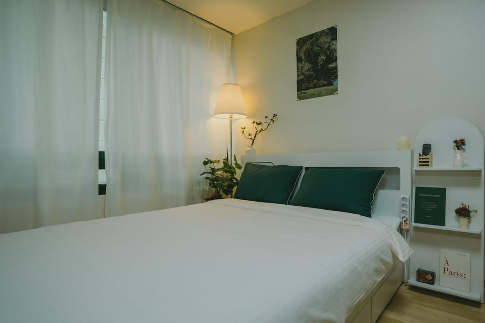 Bed, Bedroom