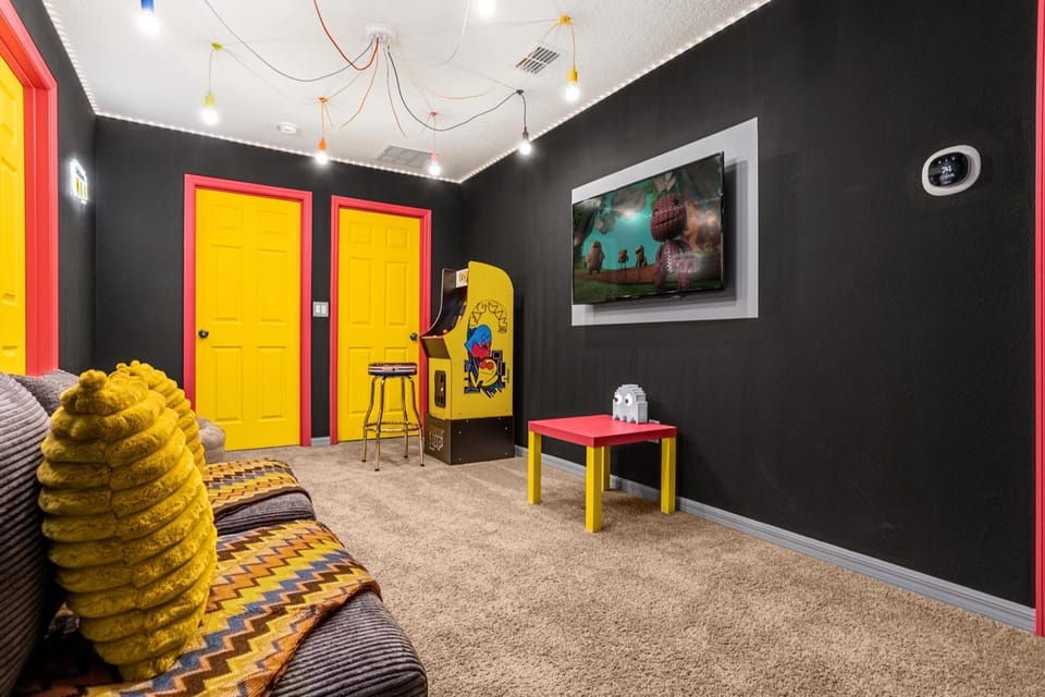 Game Room, TV and multimedia, Decorative detail, Seating area
