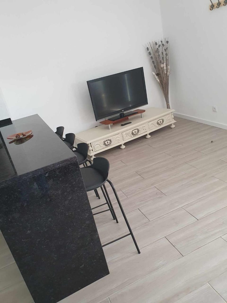 Communal lounge/ TV room, TV and multimedia, Dining area