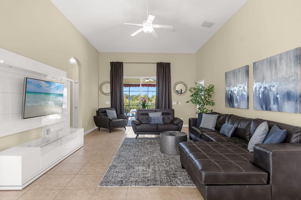 TV and multimedia, Living room, Seating area
