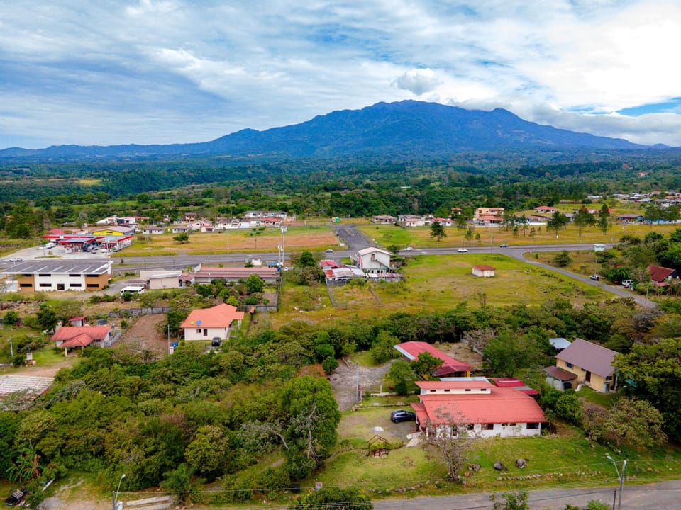 Property building, Natural landscape, Bird's eye view, Mountain view, Street view