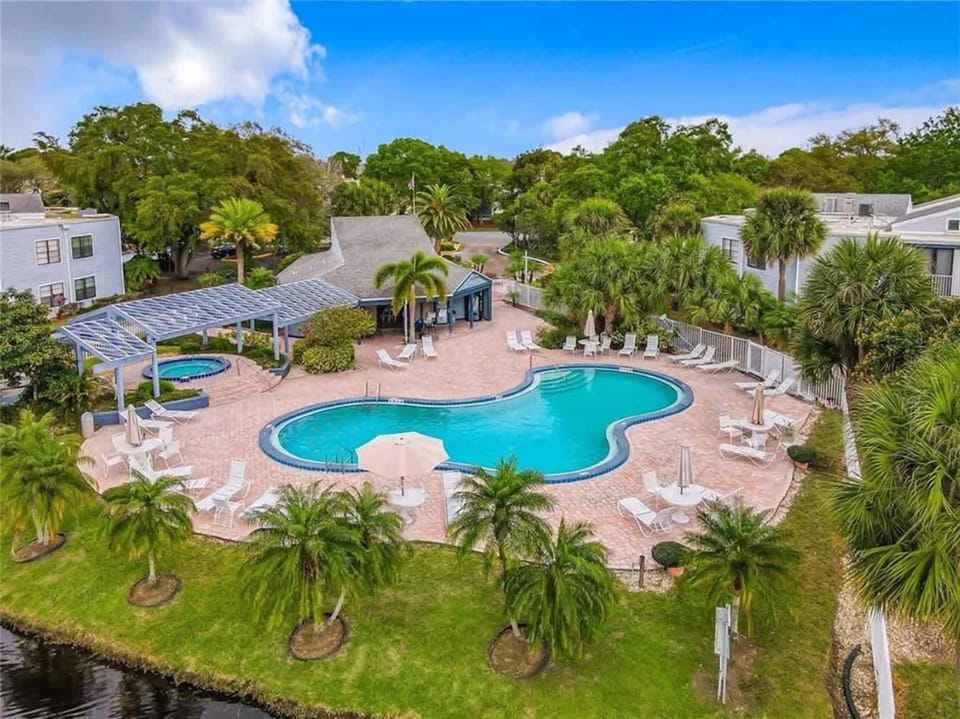 Property building, Pool view, Swimming pool, sunbed