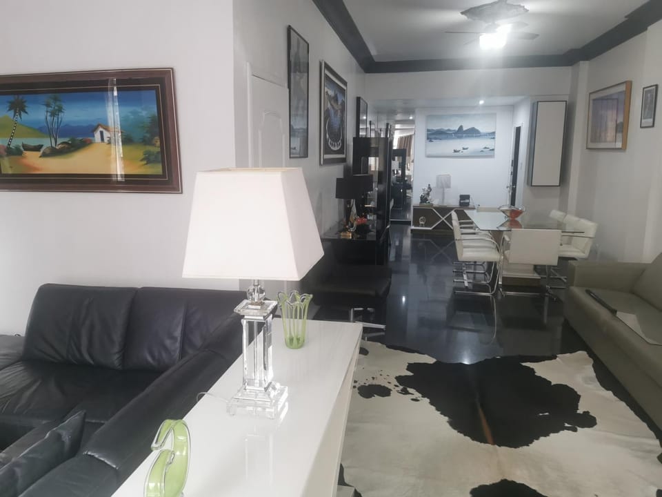 The best Copacabana Luxury Design 3 Bedroom room 3 bathroom 75 gigantic inch cinema tv top location 4 split ac Apartment in Rio de Janeiro