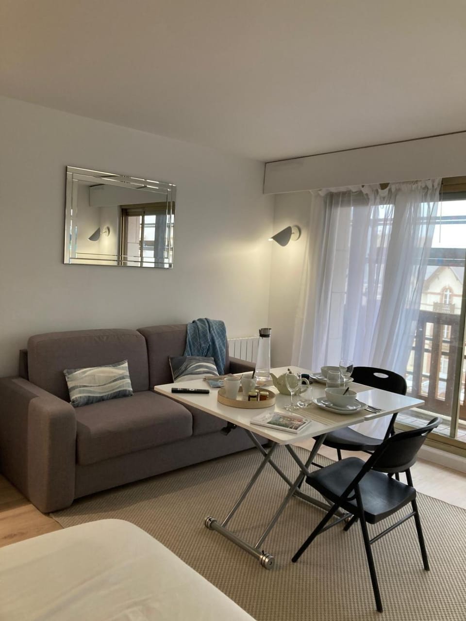 Grand studio hyper centre avec balcon TOUT REFAIT MARS 2025 Apartment in Deauville