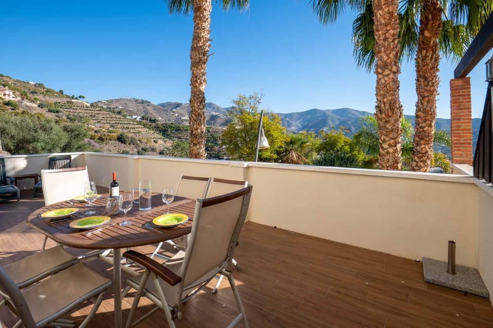 Balcony/Terrace, Mountain view