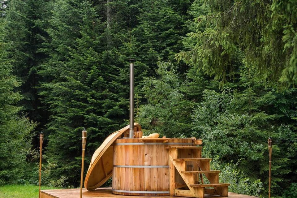Hot Tub, Swimming pool