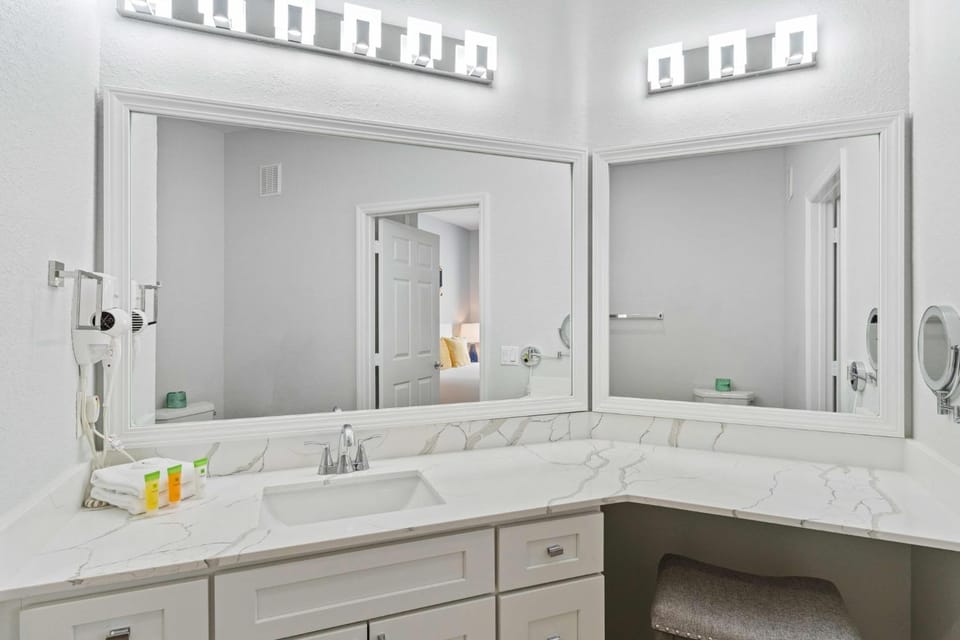 The Epic Dublin Vista Cay Orlando Apartment in Orlando