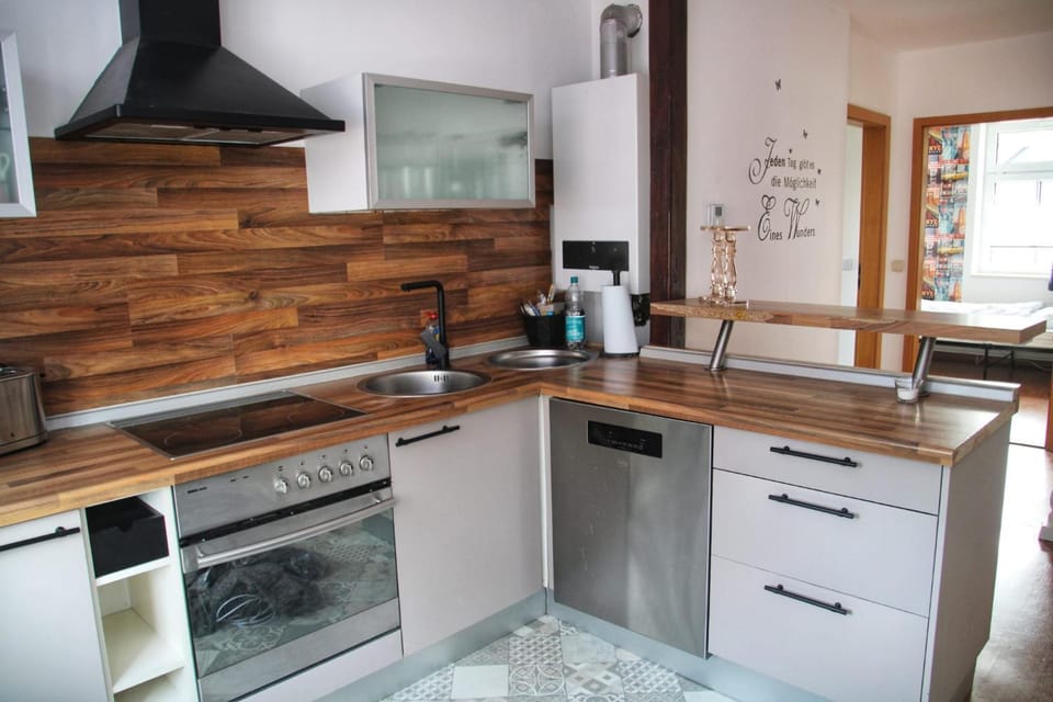 Kitchen or kitchenette, dishwasher, pet friendly, stove
