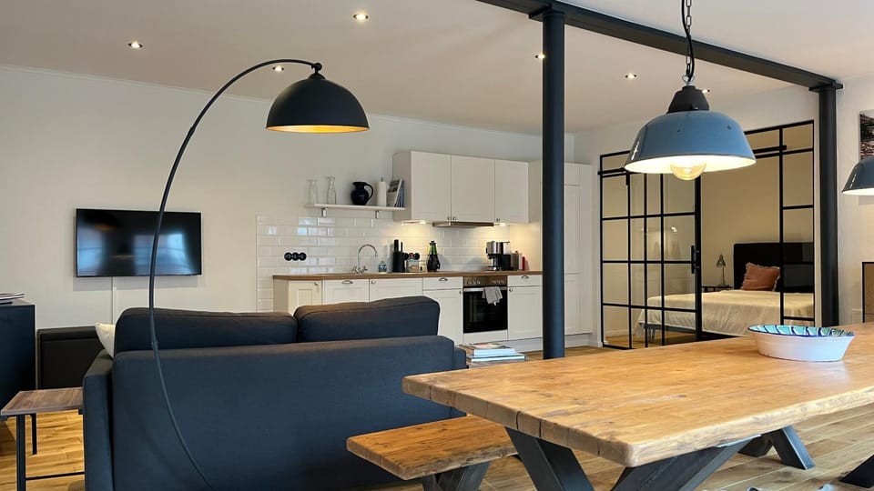 TV and multimedia, Kitchen or kitchenette, Living room, Seating area, Dining area, pet friendly, stove