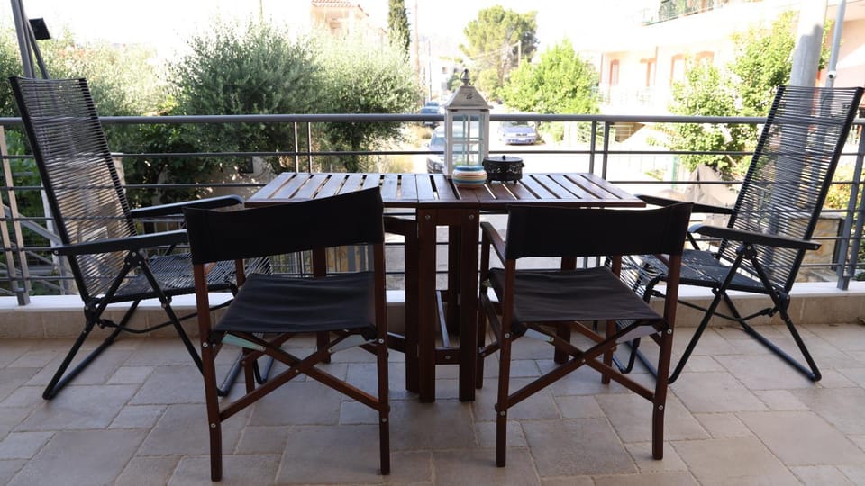 View (from property/room), Balcony/Terrace, City view, Garden view