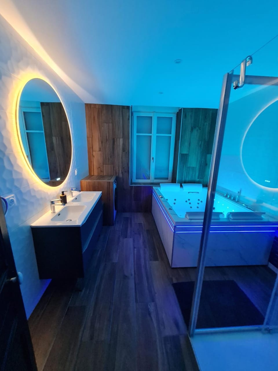 Bathroom, Bath