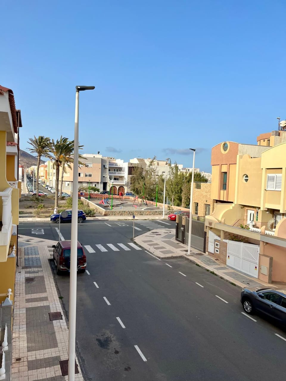 Day, Neighbourhood, Street view, Location