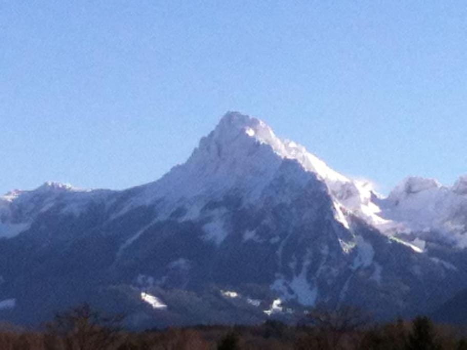Nearby landmark, Day, Natural landscape, Winter, Mountain view