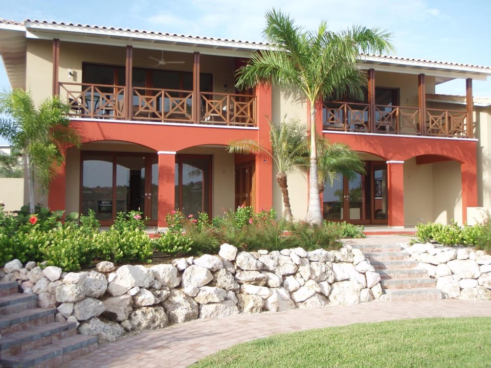 Facade/entrance, Garden, Area and facilities