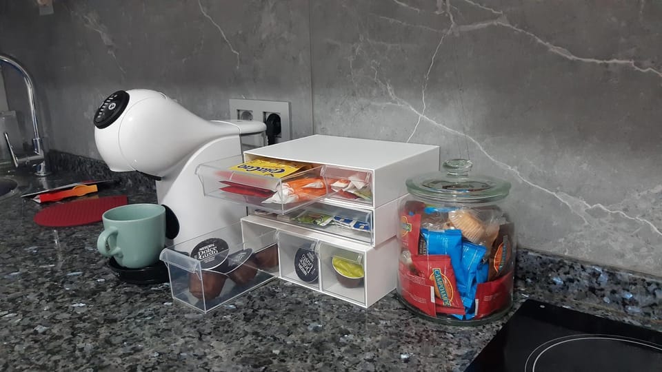 Coffee/tea facilities, Kitchen or kitchenette