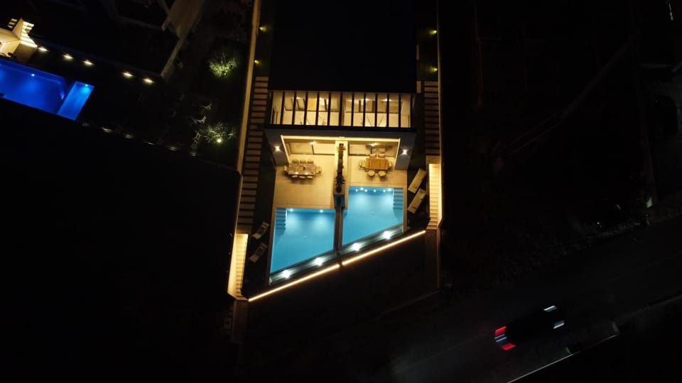 Villa Rosemary East - Heated Infinity Swimming Pool - Jacuzzi - Kids Playroom - Sea View Villa in Makarska