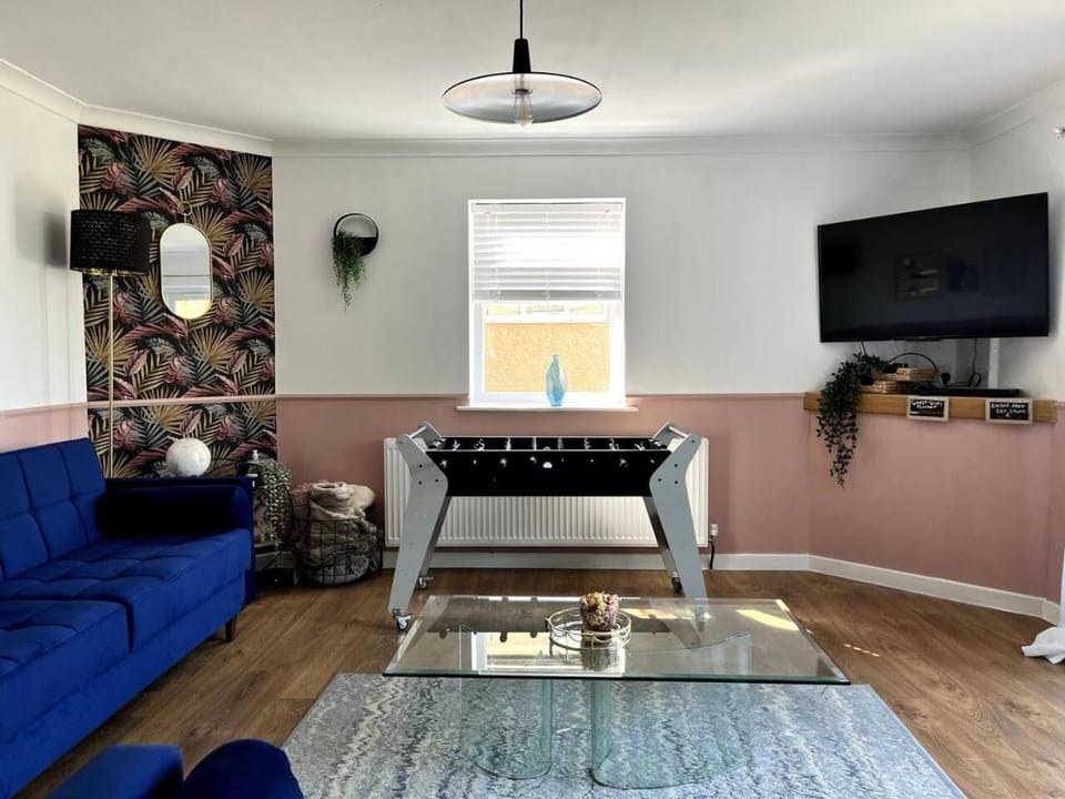 Communal lounge/ TV room