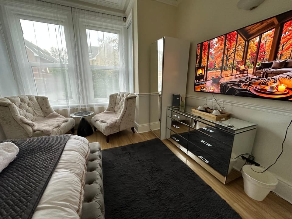 5 min from the beach O2 academy shared bathroom and kitchen Bed and Breakfast in Bournemouth