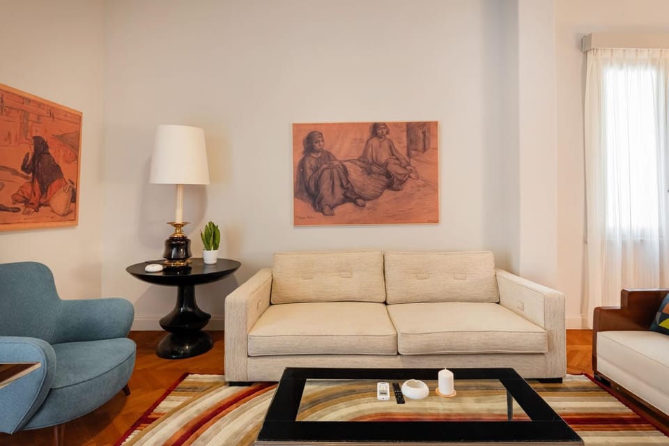 Living room, Seating area