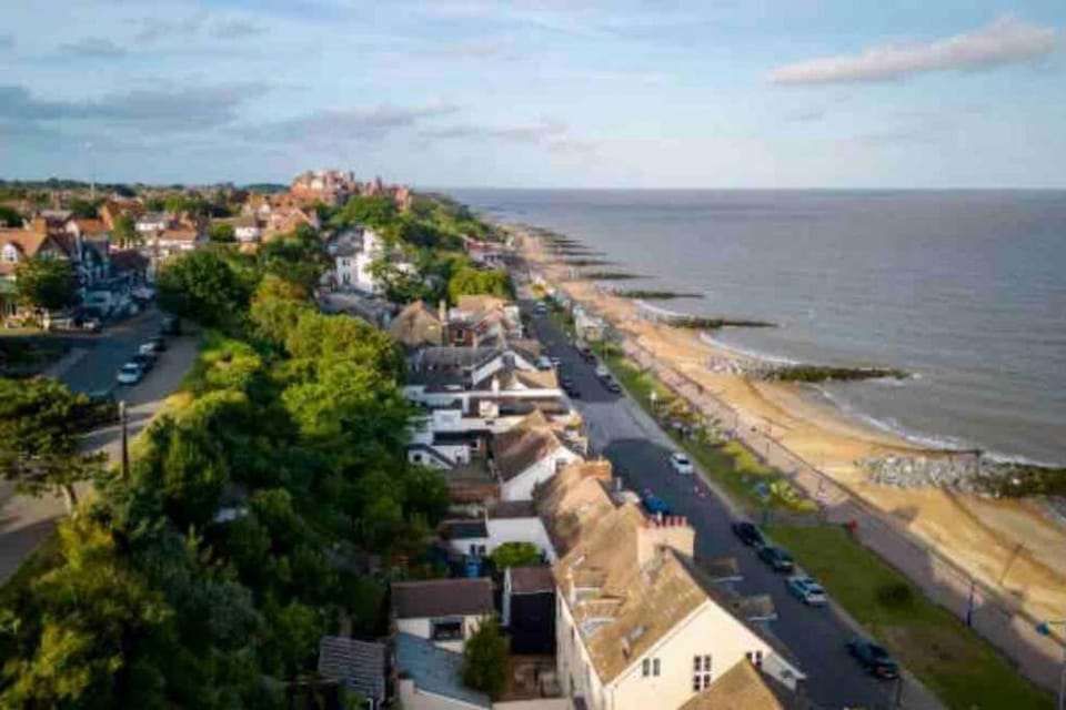 Beautiful Spacious Beach Home Newly Renovated House in Felixstowe