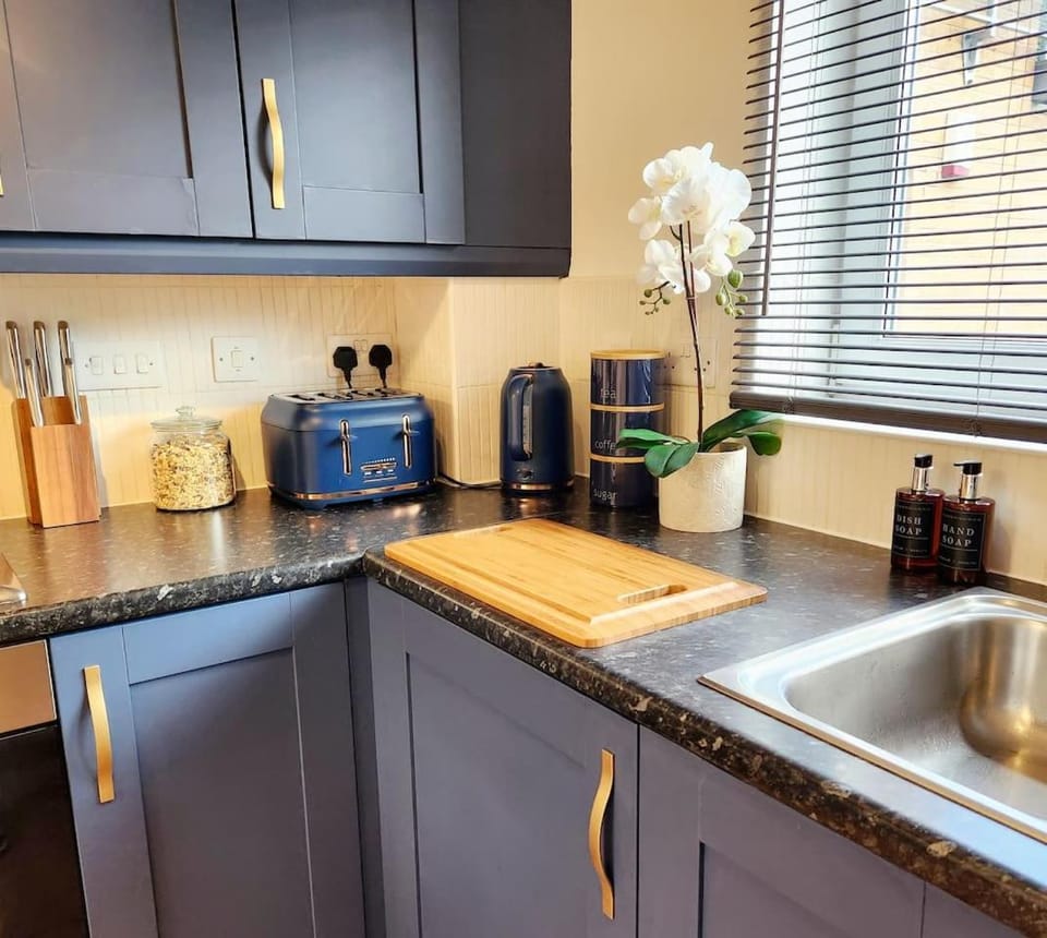 Modern Home2Home - Easy Centre Access & Free Parking House in Sheffield