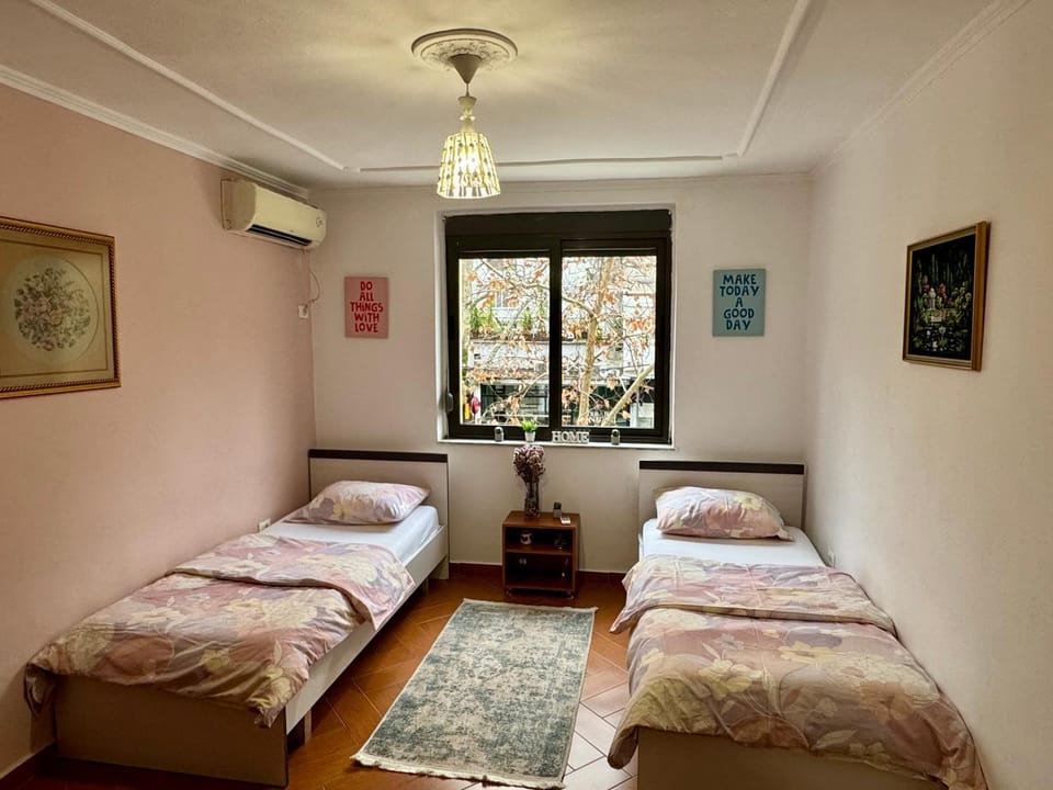 Skerdi’s Apartment - City Center Apartment in Tirana