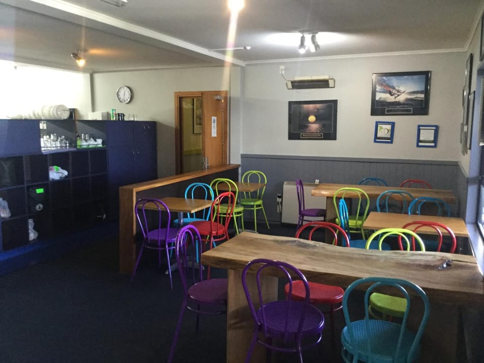 Restaurant/places to eat, Kitchen or kitchenette