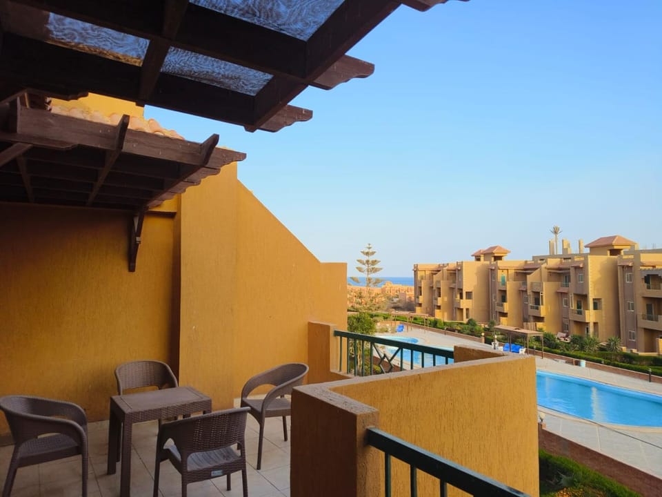 Balcony/Terrace, Swimming pool