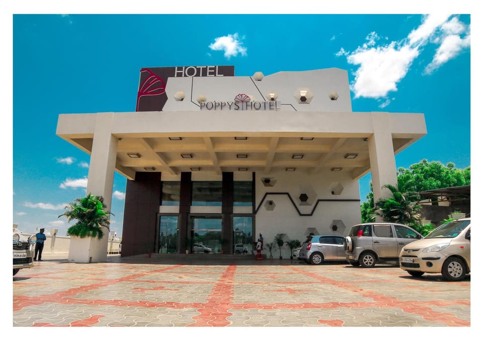 Property building, Facade/entrance, Bird's eye view