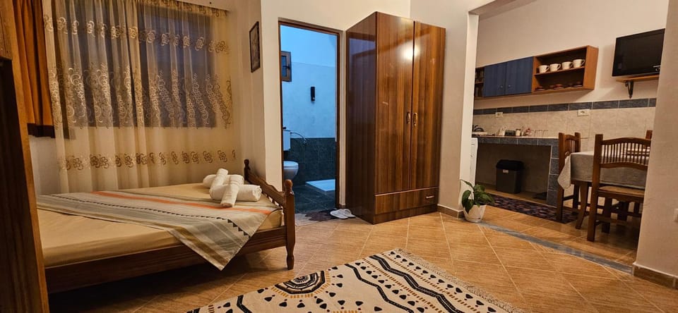 Bed, Kitchen or kitchenette, Photo of the whole room, Seating area, Bedroom, wardrobe