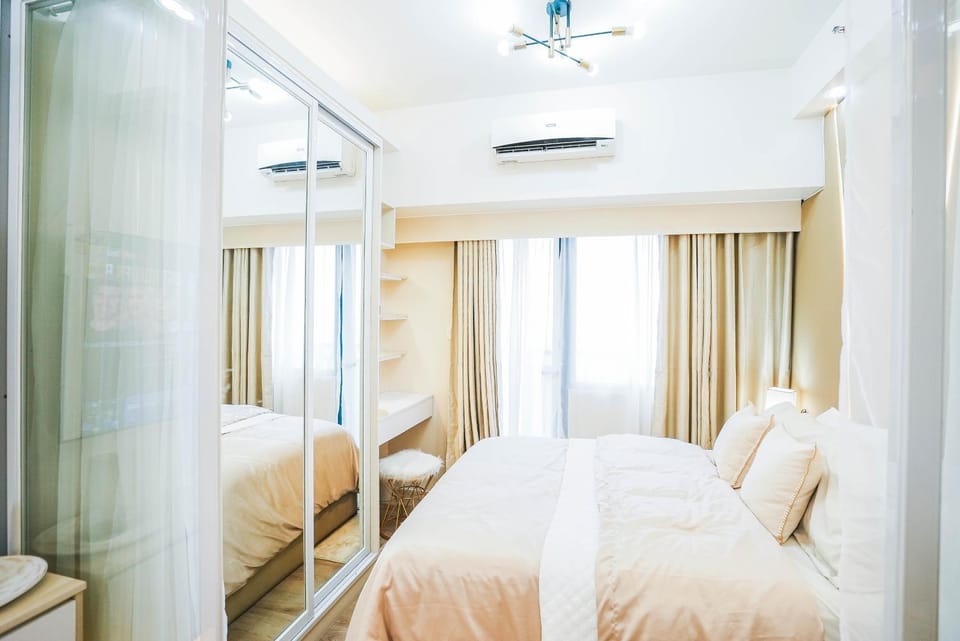 Bed, Bedroom, wardrobe, air conditioner