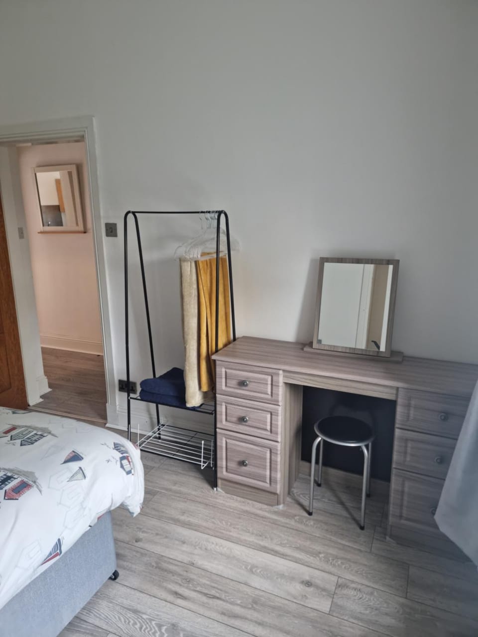 Bedroom, hair dresser, wardrobe