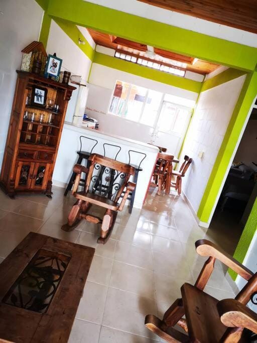 Hermosa y cómoda casa en conjunto con piscina en Girardot House in Girardot