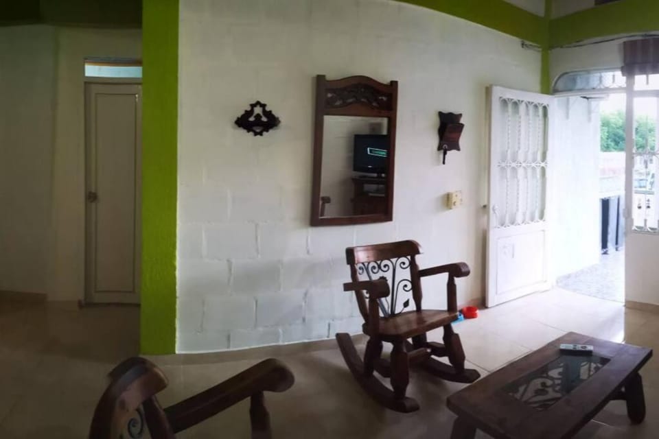Hermosa y cómoda casa en conjunto con piscina en Girardot House in Girardot