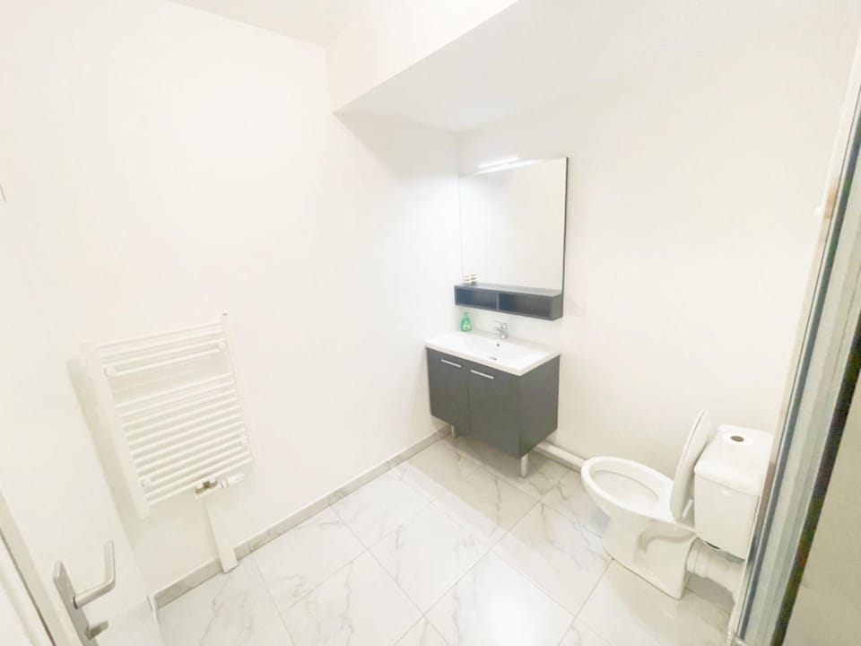 Toilet, Bathroom, internet