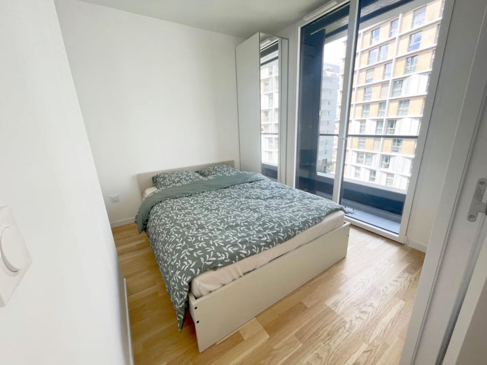 Bed, Photo of the whole room