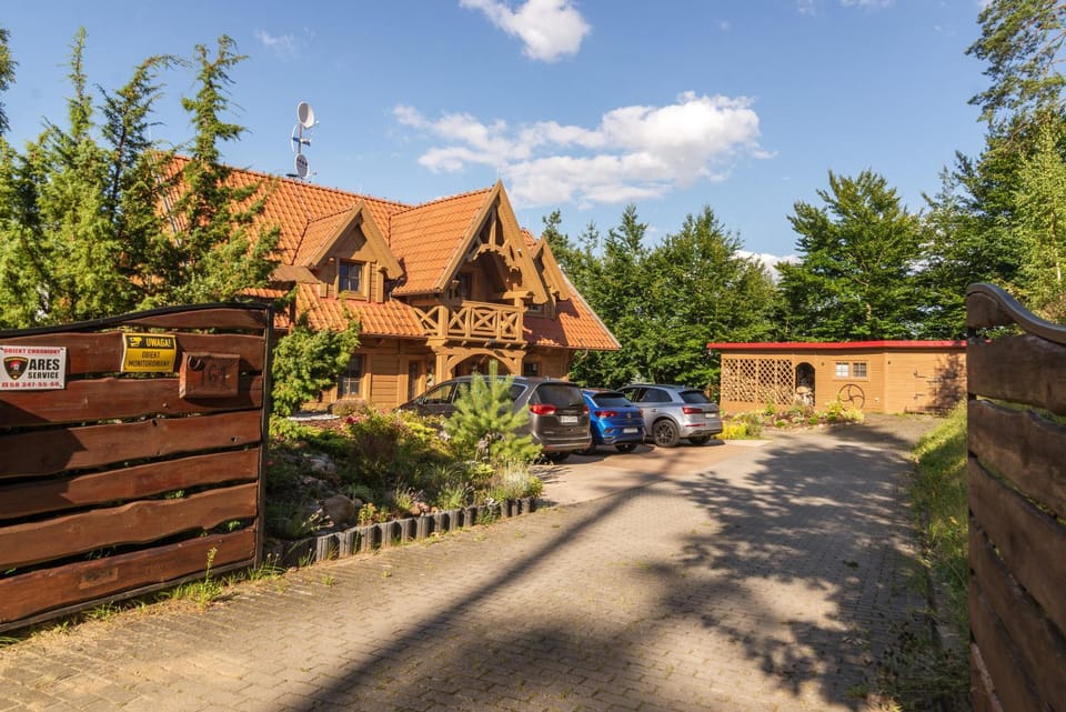 Leśny Dworek Podjazy House in Pomeranian Voivodeship