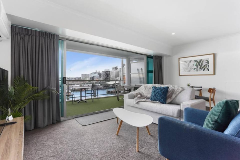 The Wharfside Suite - Auckland CBD Waterfront Apartment in Auckland
