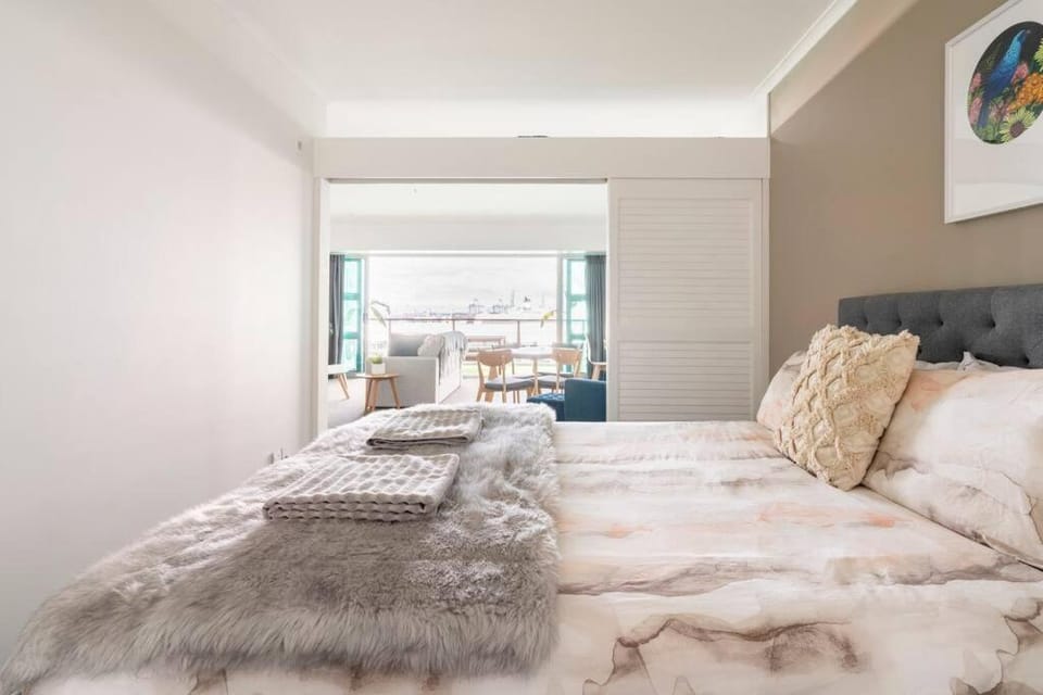 The Wharfside Suite - Auckland CBD Waterfront Apartment in Auckland