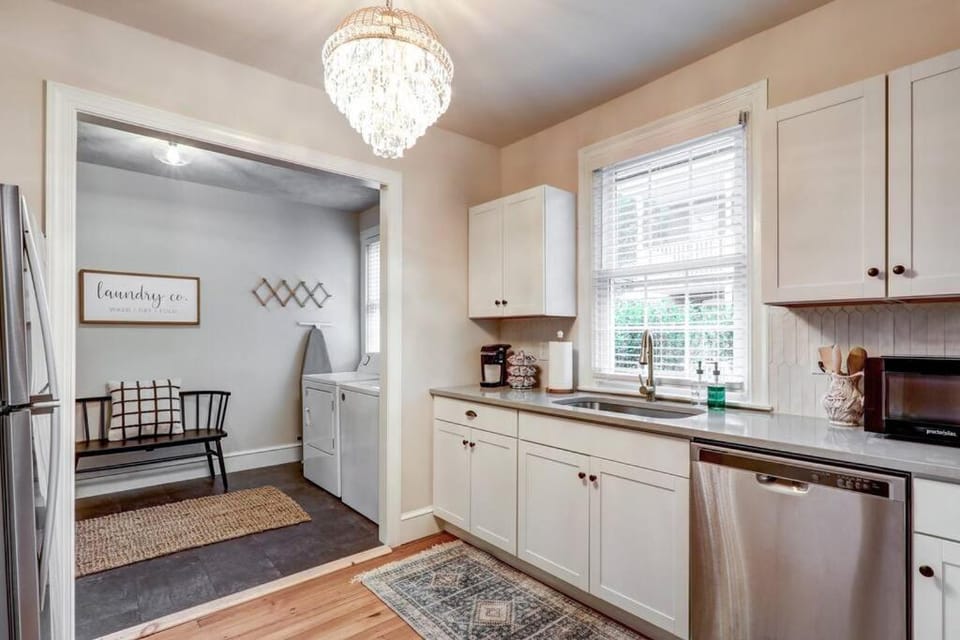 Victorian Manor on Main w 6 beds-10 mins to Lanc House in Mountville