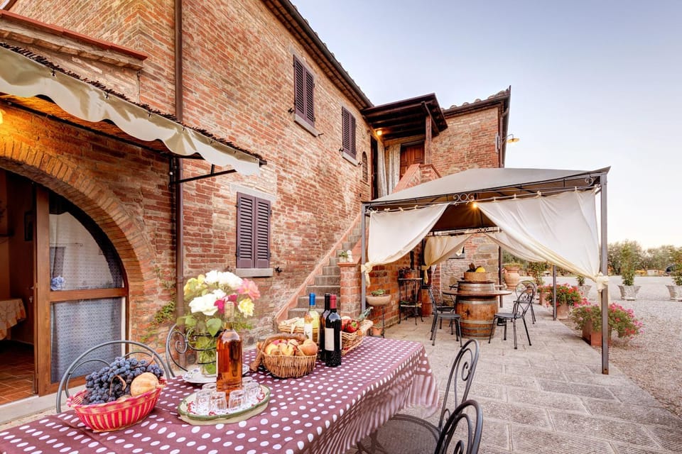 Patio, Facade/entrance